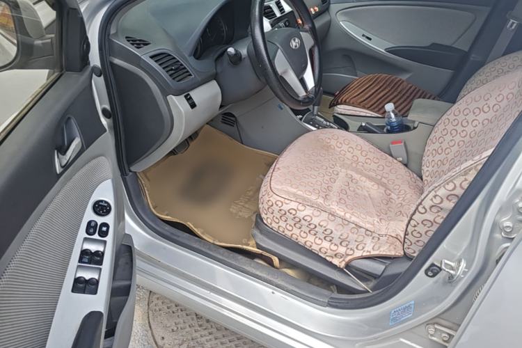 Used Hyundai Verna (older generation) 2010 Sedan 1.4L Automatic Fashionable GT Model Driver Seat