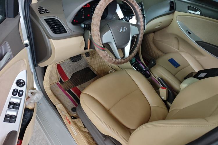 Used Hyundai Verna (older generation) 2010 Sedan 1.4L Automatic Comfort Model GS Driver Seat