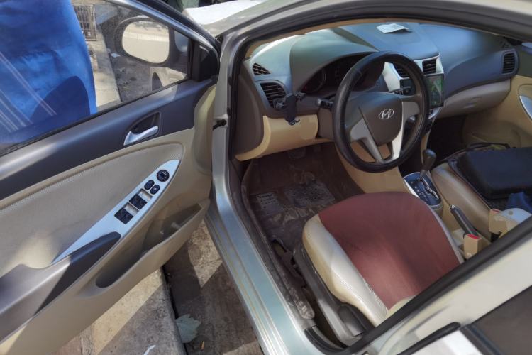 Used Hyundai Verna (older generation) 2010 Sedan 1.4L Automatic Fashionable GT Model Driver Seat