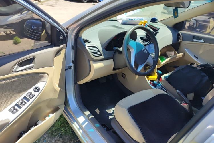 Used Hyundai Verna (older generation) 2010 Sedan 1.4L Automatic Fashionable GT Model Driver Seat