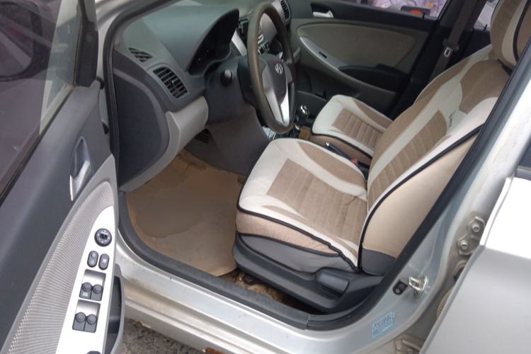 Used Hyundai Verna (older generation) 2010 Sedan 1.4L Manual Standard GL Model Driver Seat