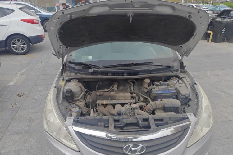 Used Hyundai Verna (older generation) 2010 Sedan 1.4L Automatic Fashionable GT Model Engine Bay