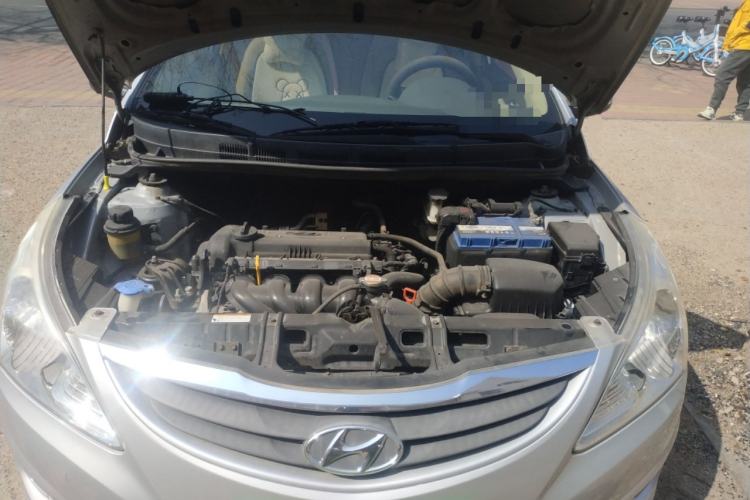 Used Hyundai Verna (older generation) 2010 Sedan 1.4L Automatic Comfort Model GS Engine Bay