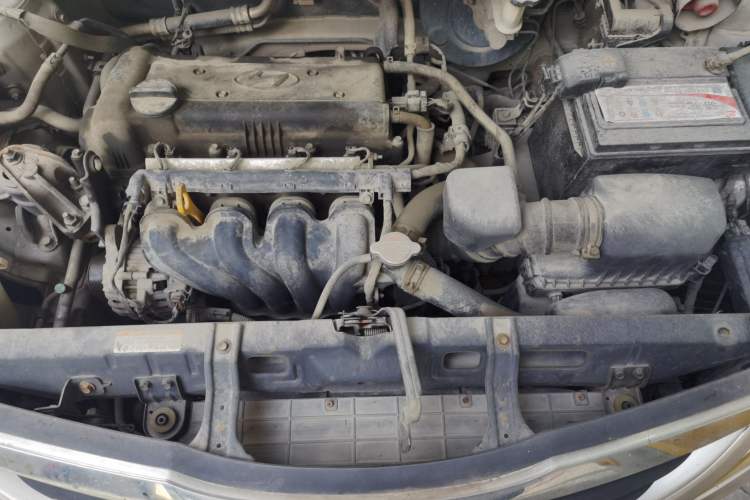 Used Hyundai Verna (older generation) 2010 Sedan 1.4L Manual Comfort GS Engine Bay