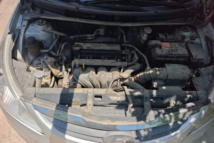 Used Hyundai Verna (older generation) 2010 Sedan 1.4L Automatic Comfort Model GS Engine Bay