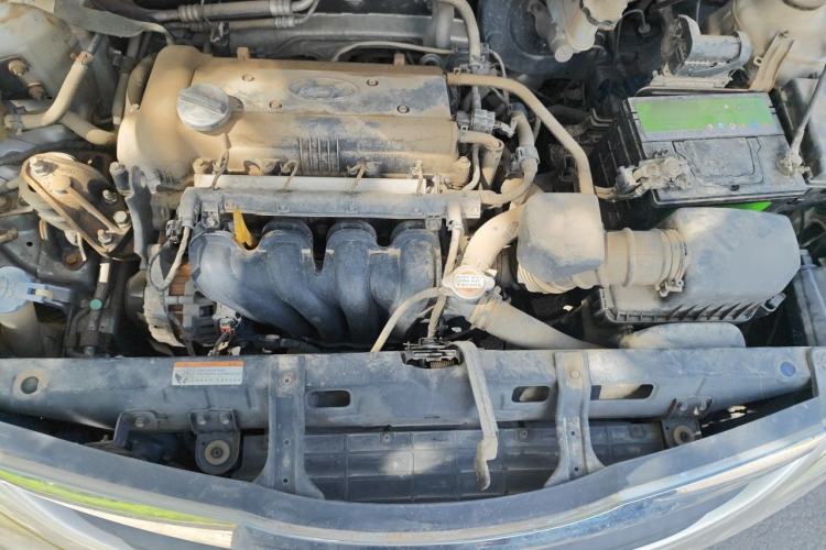 Used Hyundai Verna (older generation) 2010 Sedan 1.4L Manual Comfort GS Engine Bay