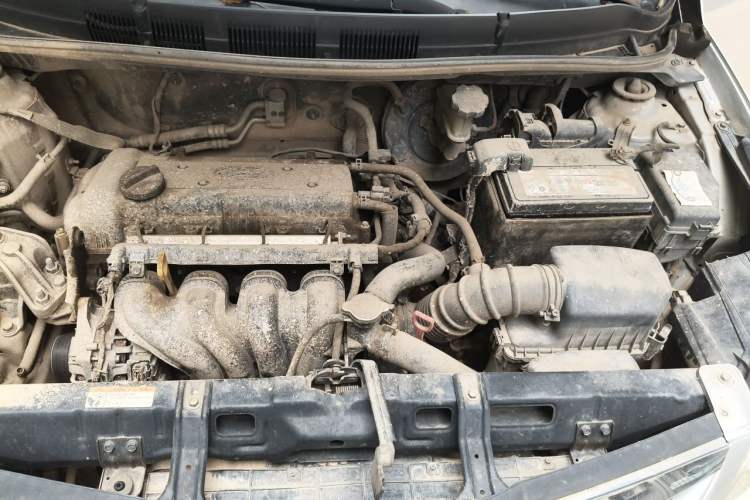 Used Hyundai Verna (older generation) 2010 Sedan 1.4L Automatic Comfort Model GS Engine Bay
