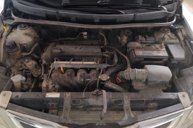 Used Hyundai Verna (older generation) 2010 Sedan 1.4L Automatic Comfort Model GS Engine Bay