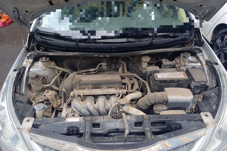 Used Hyundai Verna (older generation) 2010 Sedan 1.4L Manual Comfort GS Engine Bay