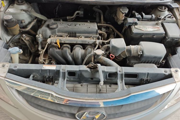 Used Hyundai Verna (older generation) 2010 Sedan 1.4L Automatic Comfort Model GS Engine Bay