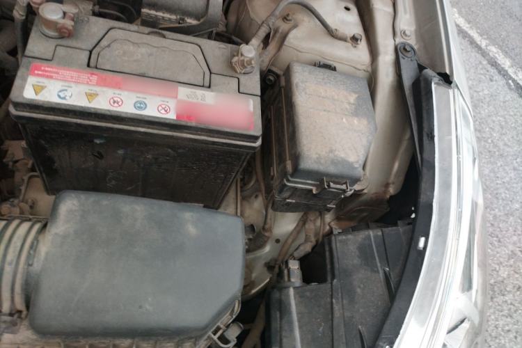 Used Hyundai Verna (older generation) 2010 Sedan 1.4L Manual Comfort GS Engine Bay Left