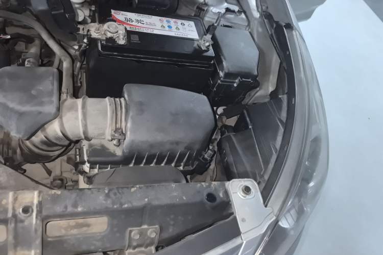 Used Hyundai Verna (older generation) 2010 Sedan 1.4L Manual Comfort GS Engine Bay Left