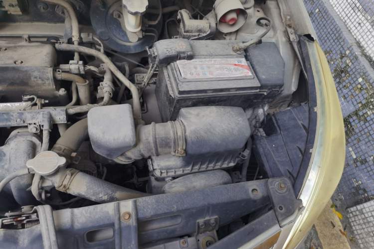 Used Hyundai Verna (older generation) 2010 Sedan 1.4L Manual Comfort GS Engine Bay Left