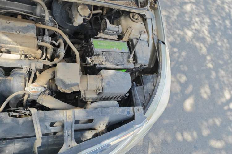 Used Hyundai Verna (older generation) 2010 Sedan 1.4L Manual Comfort GS Engine Bay Left