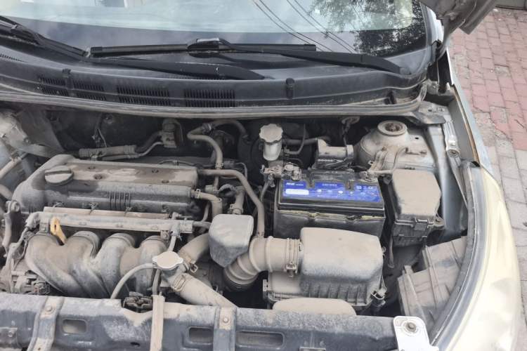 Used Hyundai Verna (older generation) 2010 Sedan 1.4L Manual Comfort GS Engine Bay Left