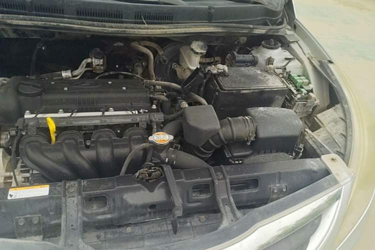 Used Hyundai Verna (older generation) 2010 Sedan 1.4L Manual Comfort GS Engine Bay Left