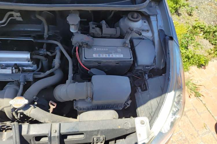 Used Hyundai Verna (older generation) 2010 Sedan 1.4L Automatic Fashionable GT Model Engine Bay Left