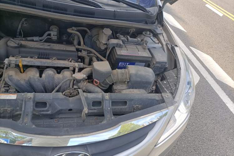 Used Hyundai Verna (older generation) 2010 Sedan 1.4L Automatic Fashionable GT Model Engine Bay Left