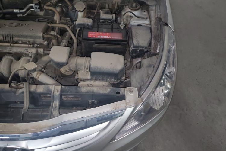 Used Hyundai Verna (older generation) 2010 Sedan 1.4L Manual Luxury GLS Trim Engine Bay Left