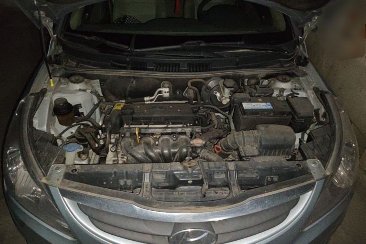 Used Hyundai Verna (older generation) 2010 Sedan 1.4L Automatic Comfort Model GS Engine Bay