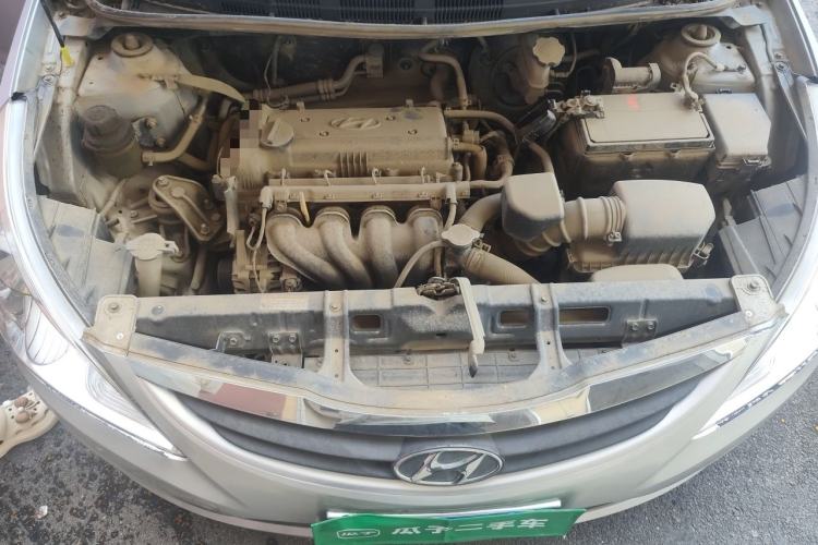 Used Hyundai Verna (older generation) 2010 Sedan 1.4L Manual Comfort GS Engine Bay