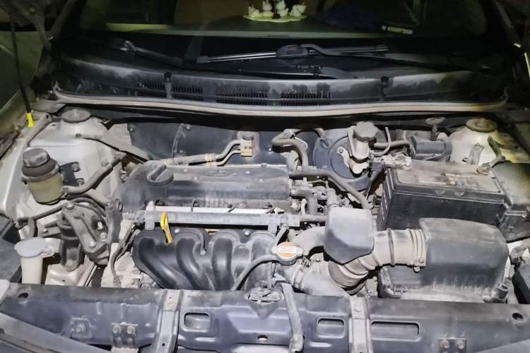Used Hyundai Verna (older generation) 2010 Sedan 1.4L Manual Standard GL Model Engine Bay