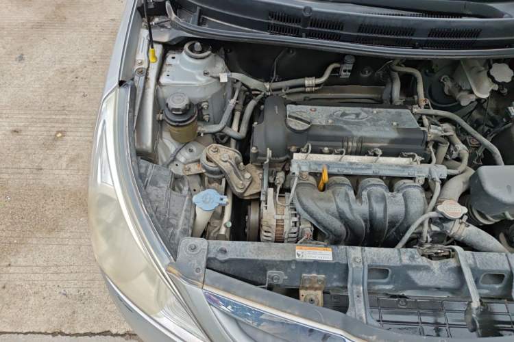Used Hyundai Verna (older generation) 2010 Sedan 1.4L Manual Comfort GS Engine Bay Right
