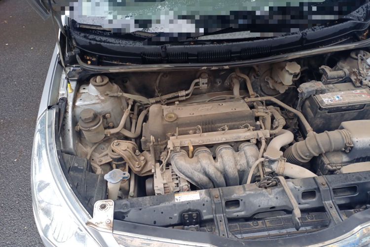 Used Hyundai Verna (older generation) 2010 Sedan 1.4L Manual Comfort GS Engine Bay Right