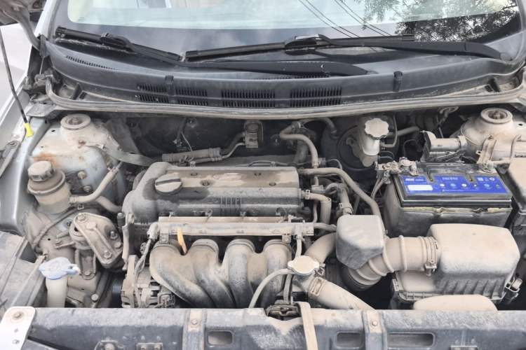 Used Hyundai Verna (older generation) 2010 Sedan 1.4L Manual Comfort GS Engine Bay Right