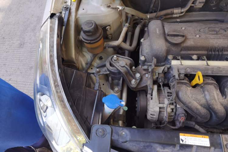 Used Hyundai Verna (older generation) 2010 Sedan 1.4L Automatic Fashionable GT Model Engine Bay Right