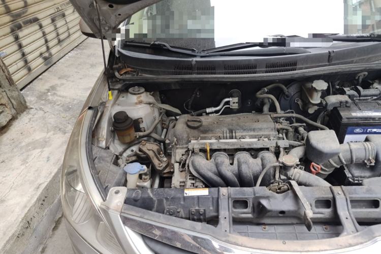 Used Hyundai Verna (older generation) 2010 Sedan 1.4L Automatic Fashionable GT Model Engine Bay Right