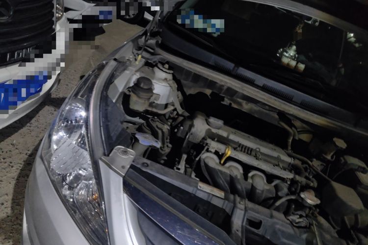 Used Hyundai Verna (older generation) 2010 Sedan 1.4L Manual Comfort GS Engine Bay Right