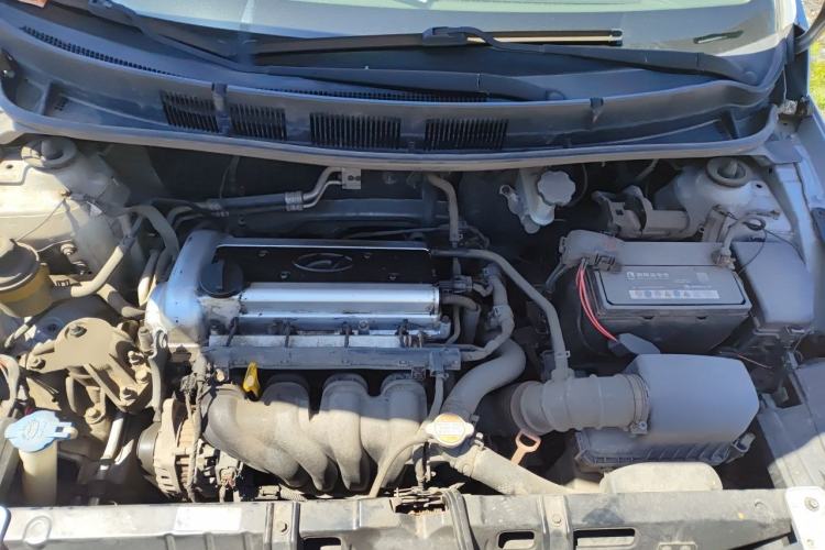 Used Hyundai Verna (older generation) 2010 Sedan 1.4L Automatic Fashionable GT Model Engine Bay
