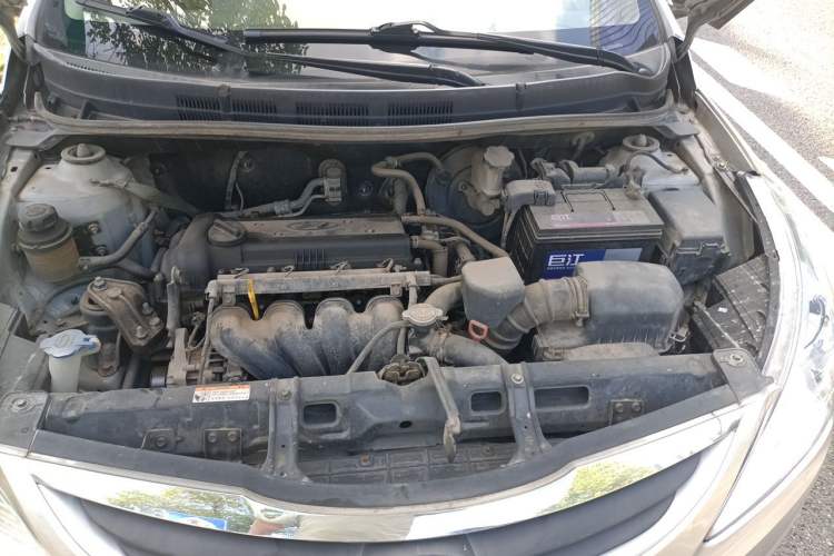 Used Hyundai Verna (older generation) 2010 Sedan 1.4L Automatic Fashionable GT Model Engine Bay