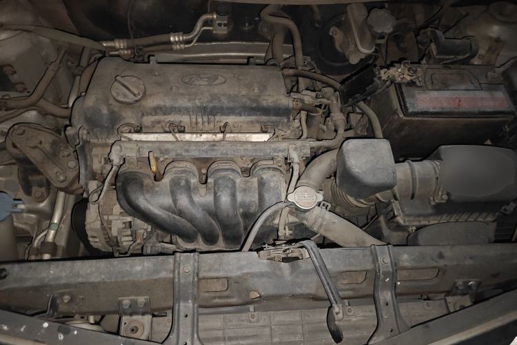Used Hyundai Verna (older generation) 2010 Sedan 1.4L Manual Comfort GS Engine Bay