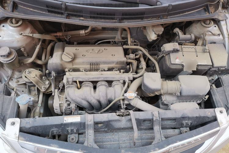 Used Hyundai Verna (older generation) 2010 Sedan 1.4L Manual Comfort GS Engine Bay