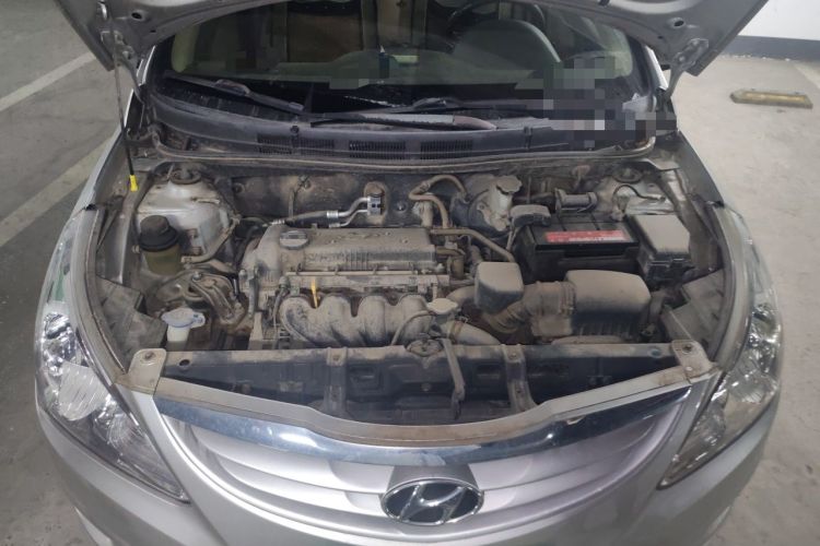 Used Hyundai Verna (older generation) 2010 Sedan 1.4L Manual Luxury GLS Trim Engine Bay