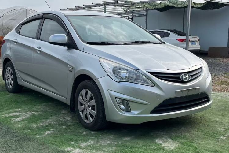 Used Hyundai Verna (older generation) 2010 Sedan 1.4L Manual Comfort GS Exterior 2