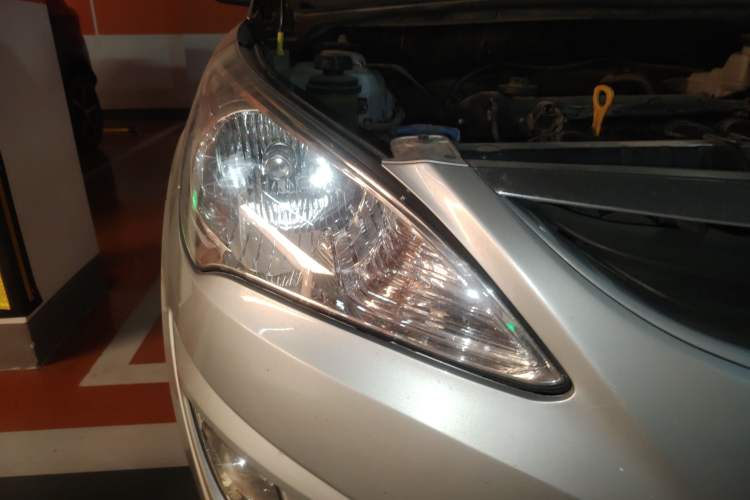 Used Hyundai Verna (older generation) 2010 Sedan 1.4L Automatic Comfort Model GS Exterior 6