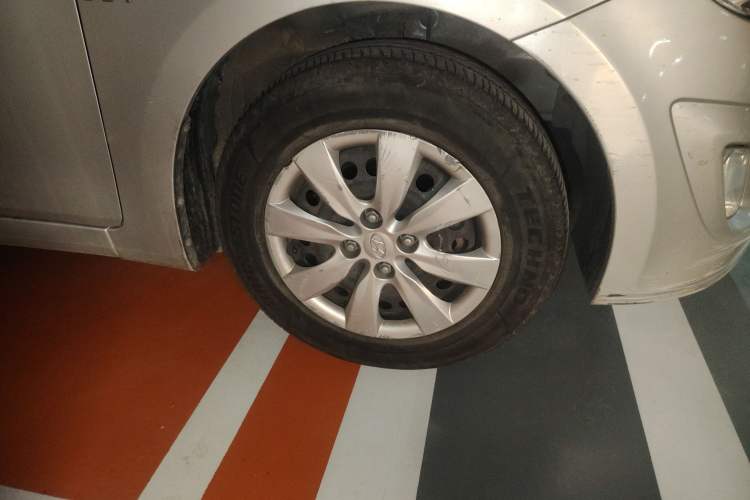 Used Hyundai Verna (older generation) 2010 Sedan 1.4L Automatic Comfort Model GS Exterior 7