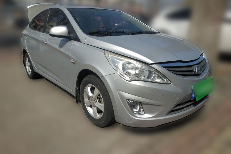 Used Hyundai Verna (older generation) 2010 Sedan 1.4L Automatic Comfort Model GS Front Right 45 Deg