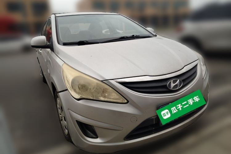 Used Hyundai Verna (older generation) 2010 Sedan 1.4L Manual Standard GL Model Front Right 45 Deg