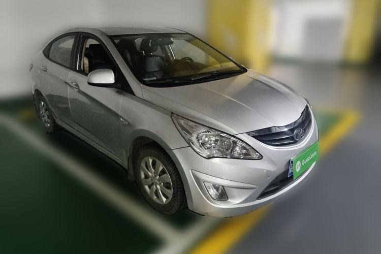 Used Hyundai Verna (older generation) 2010 Sedan 1.4L Manual Comfort GS Front Right 45 Deg