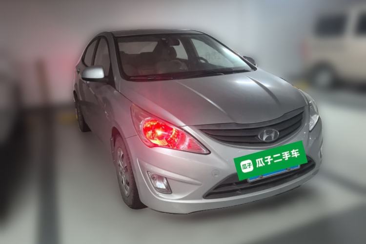Used Hyundai Verna (older generation) 2010 Sedan 1.4L Manual Comfort GS Front Right 45 Deg
