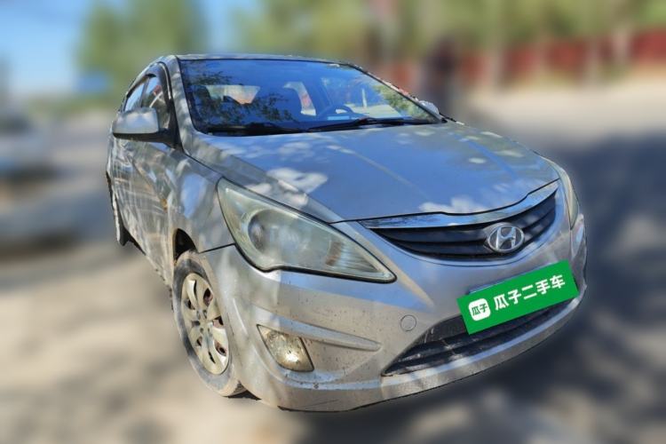 Used Hyundai Verna (older generation) 2010 Sedan 1.4L Manual Comfort GS Front Right 45 Deg
