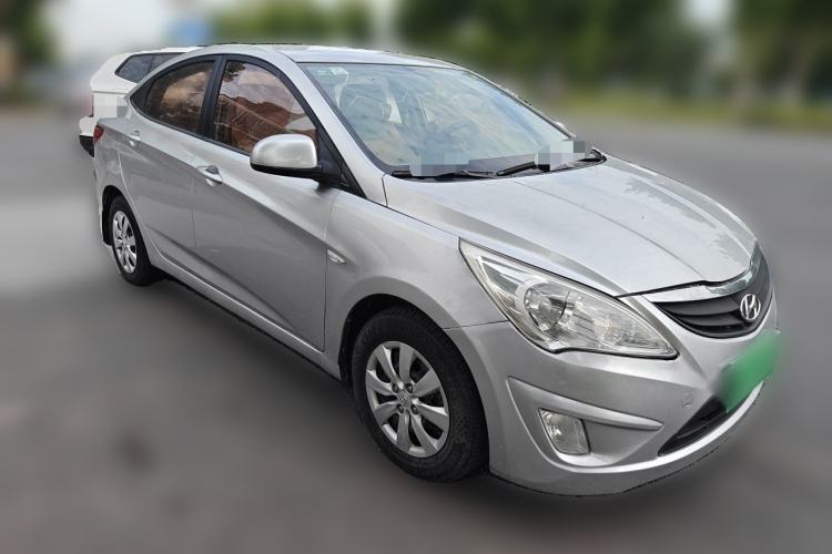 Used Hyundai Verna (older generation) 2010 Sedan 1.4L Manual BLUE Model Front Right 45 Deg