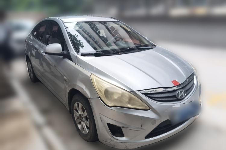 Used Hyundai Verna (older generation) 2010 Sedan 1.4L Automatic Comfort Model GS Front Right 45 Deg