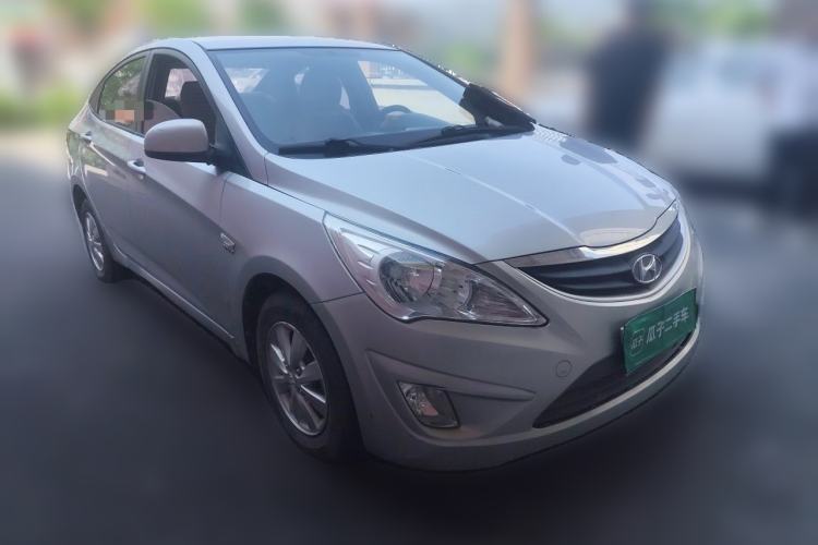 Used Hyundai Verna (older generation) 2010 Sedan 1.4L Manual Comfort GS Front Right 45 Deg