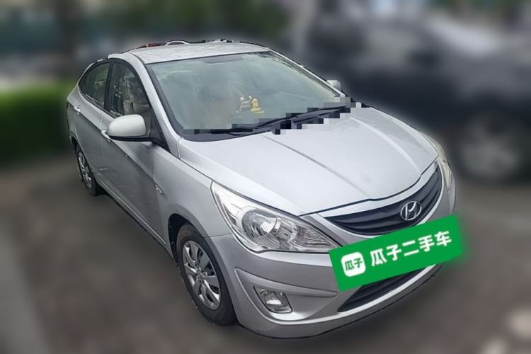 Used Hyundai Verna (older generation) 2010 Sedan 1.4L Manual Comfort GS Front Right 45 Deg