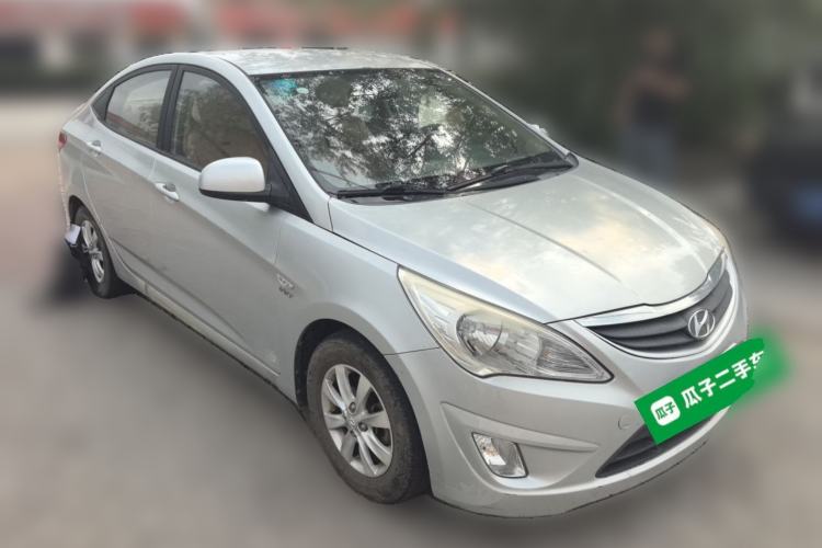 Used Hyundai Verna (older generation) 2010 Sedan 1.4L Manual Comfort GS Front Right 45 Deg